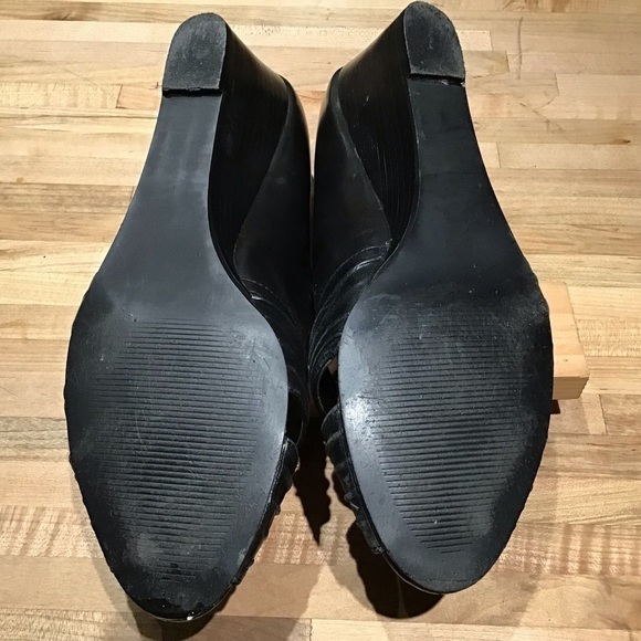 Steve Madden “Banks” peep toe wedge heel. 9.5 - Picture 6 of 8